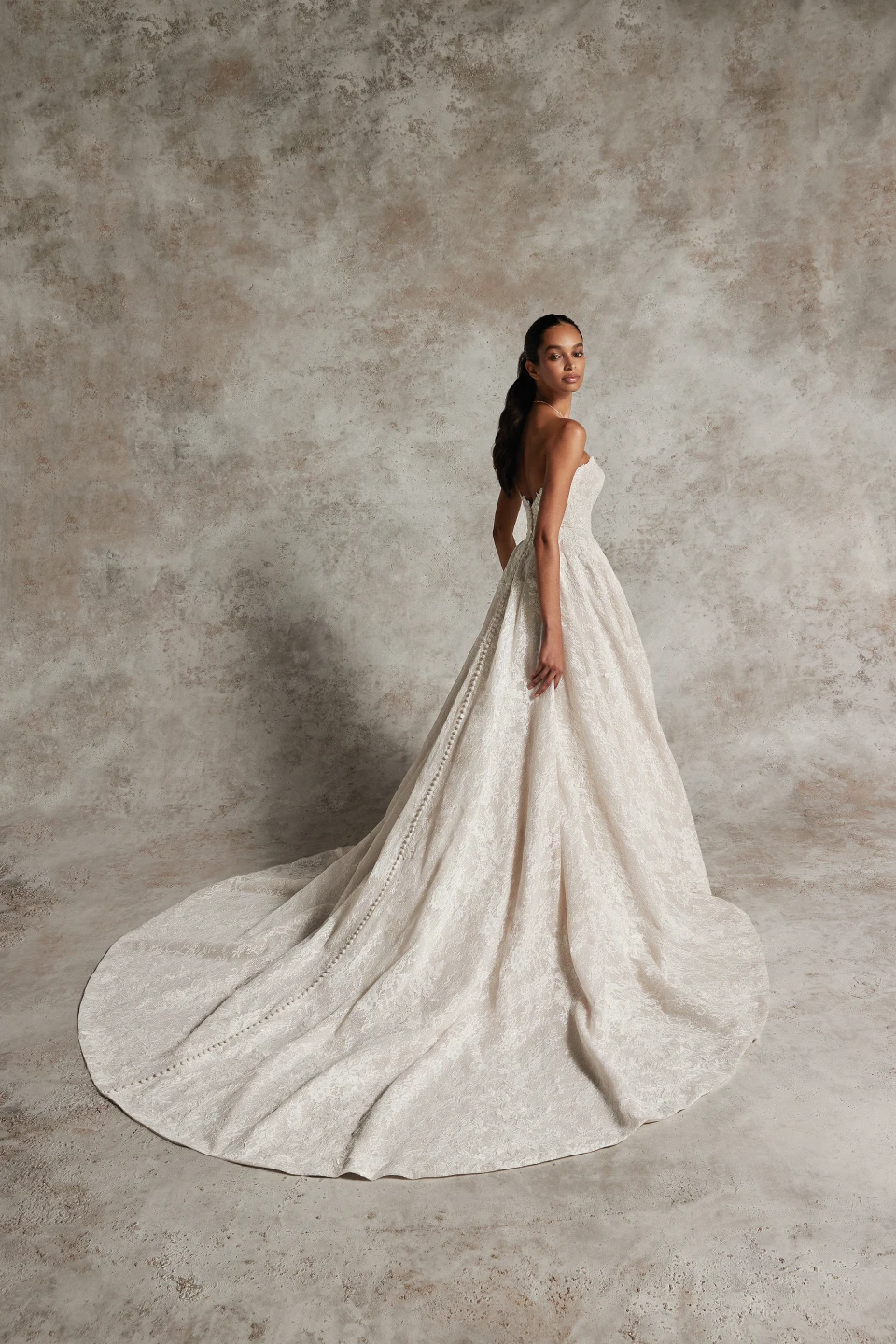 Yakira 99307 — Justin Alexander Signature