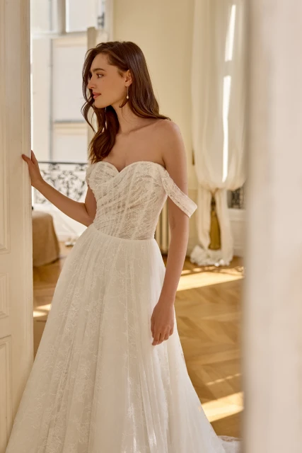Anabelle 11440 — Adore by Justin Alexander